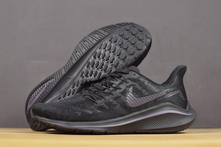 nike vomero all black