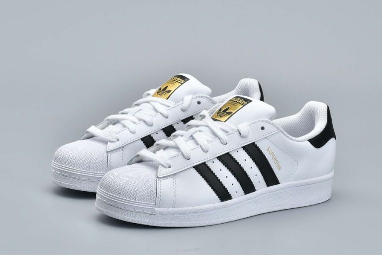 Супер стар от 01.03 2025. Adidas c77124. Adidas Superstar Foundation. Адидас суперстар Black White. Adidas Superstar c.