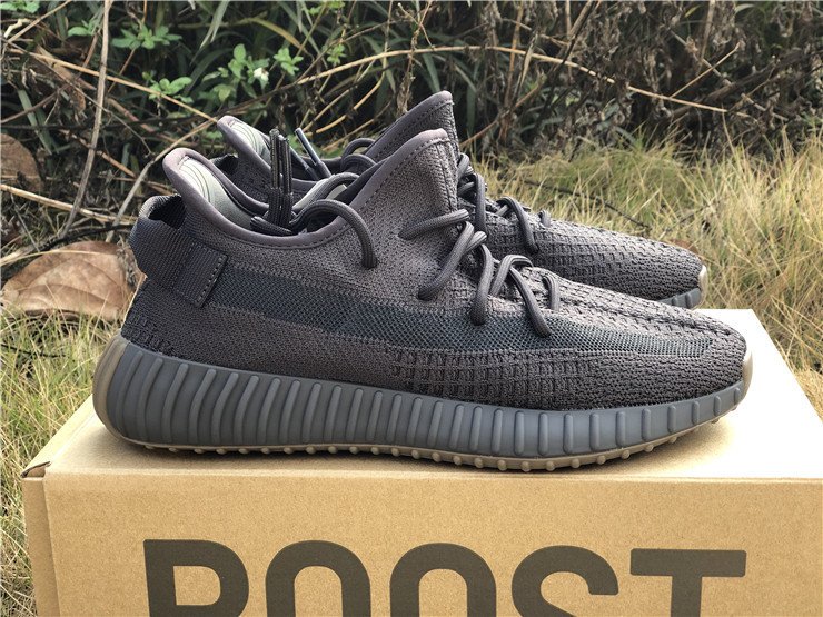 yeezy 350 v2 cinder black