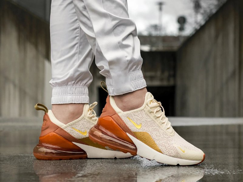 Nike Wmns Air Max 270 Light Creammetallic Gold Terra Blush 4491