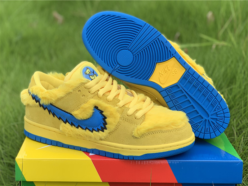 dunk low yellow bear