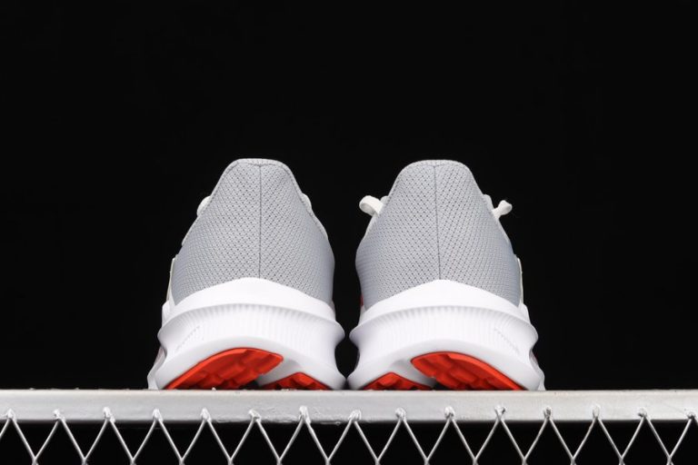 nike utility white